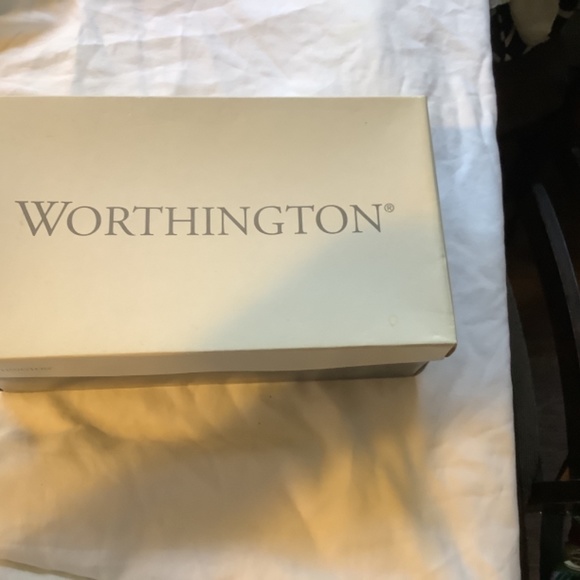 Shoes - Picture 2 of 7